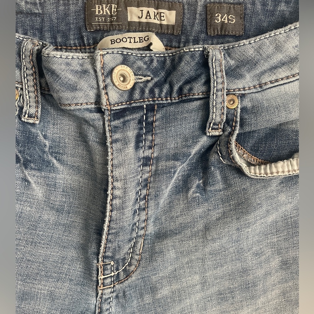 BKE Jake Jeans Men’s Sz 34S x30 Buckle Bootcut Distressed Light Washed Relaxed - Picture 3 of 4